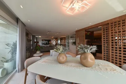 Apartamento com 3 Quartos à venda, 198m² no Três Figueiras, Porto Alegre