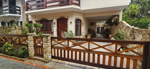 Casa com 5 Quartos à venda, 247m² no Alto, Teresópolis
