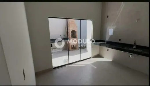 Casa com 3 Quartos à venda, 94m² no Laranjeiras, Uberlândia