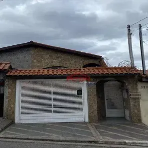 Casa com 3 Quartos à venda, 236m² no Vila Franci, São Paulo