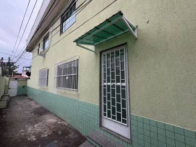 Casa com 2 Quartos para alugar, 75m² no Vila Kosmos, Rio de Janeiro