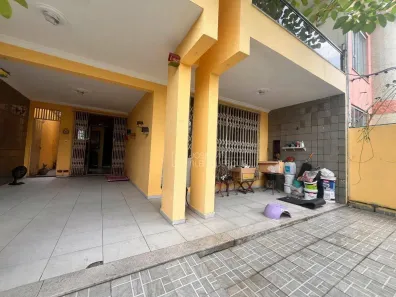 Imóvel Comercial com 4 Quartos para alugar, 260m² no Castanheira, Belém