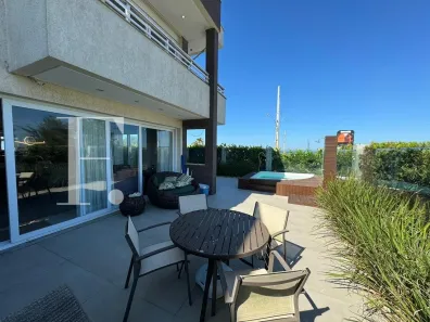 Sobrado com 4 Quartos à venda, 260m² no XANGRI-LÁ, Xangri-lá