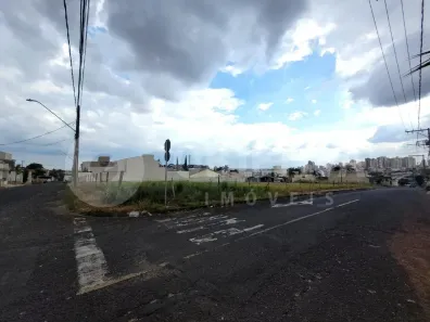 Lote/Terreno à venda, 444m² no Saraiva, Uberlândia