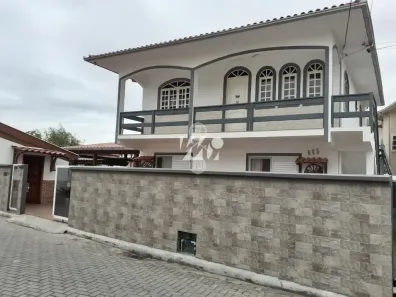 Casa com 4 Quartos à venda, 250m² no Centro, Palhoça