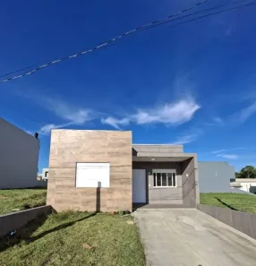 Casa de Condomínio com 3 Quartos para alugar, 90m² no Augusta, Viamão