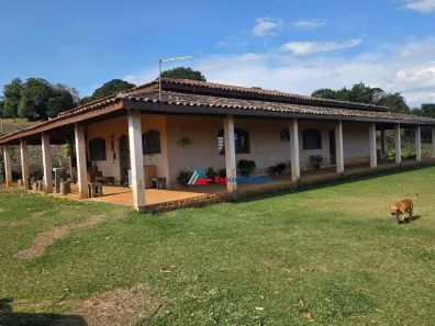 Fazenda/Sítio com 4 Quartos à venda, 400m² no Mãe dos Homens, Bragança Paulista