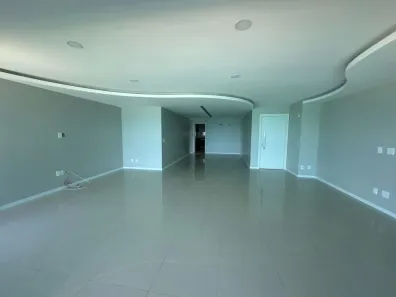 Apartamento com 4 Quartos para alugar, 239m² no Guaxuma, Maceió