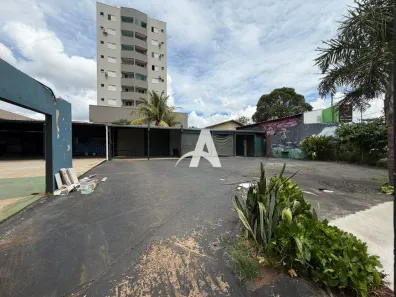 Ponto Comercial para alugar, 650m² no Santa Mônica, Uberlândia