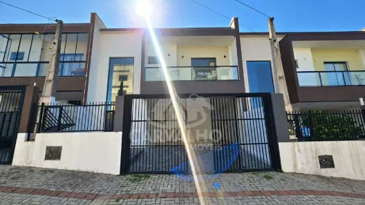 Sobrado com 3 Quartos à venda, 115m² no Itacolomi, Balneário Piçarras
