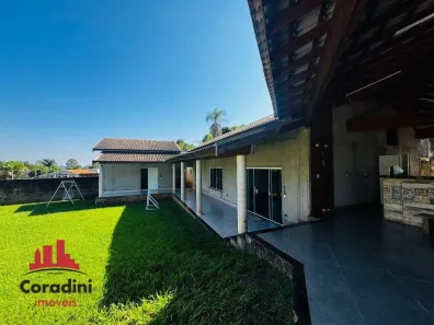 Fazenda/Sítio com 4 Quartos à venda, 286m² no Parque Residencial Tancredi, Americana