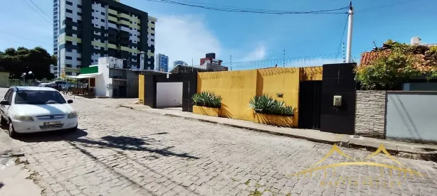 Casa com 5 Quartos à venda, 238m² no Lagoa Nova, Natal