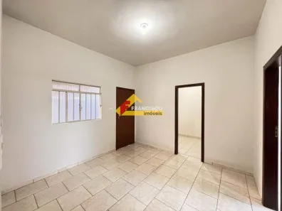 Casa com 4 Quartos para alugar, 120m² no São Miguel, Divinópolis