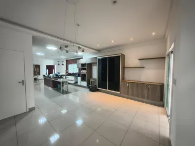 Sobrado com 3 Quartos à venda, 160m² no Vila São Jorge, São Vicente