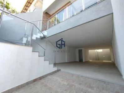 Casa com 3 Quartos à venda, 170m² no Cabral, Contagem