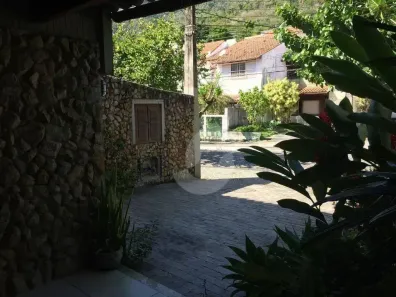 Casa de Condomínio com 4 Quartos à venda, 200m² no São Francisco, Niterói