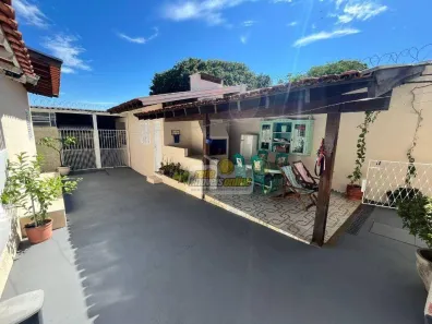 Casa com 5 Quartos à venda, 265m² no Fabrício, Uberaba