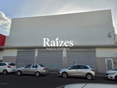 Galpão/Depósito/Armazém para alugar, 930m² no Nossa Senhora Aparecida, Uberlândia