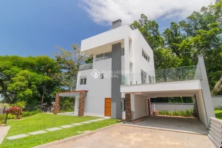 Casa de Condomínio com 3 Quartos para alugar, 335m² no Pedra Redonda, Porto Alegre