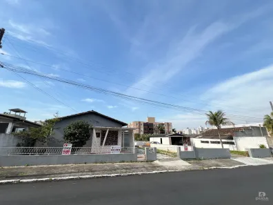 Casa com 3 Quartos à venda, 220m² no Santa Bárbara, Criciúma