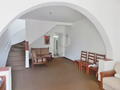 Sobrado com 2 Quartos à venda, 180m² no Vila Nivi, São Paulo