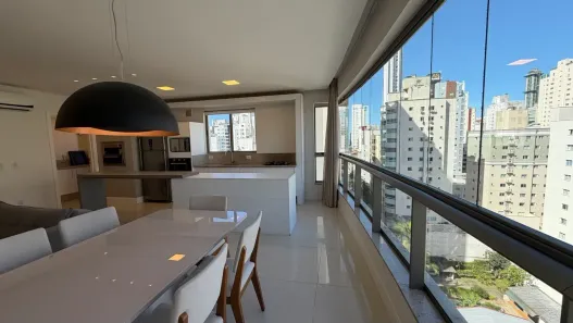 Apartamento com 3 Quartos para alugar, 115m² no Centro, Balneário Camboriú
