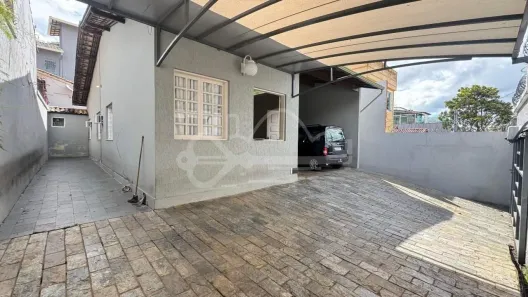 Casa com 3 Quartos à venda, 141m² no Santa Amélia, Belo Horizonte
