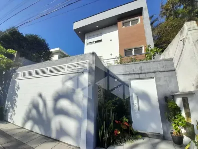 Casa com 3 Quartos para alugar, 230m² no Agronômica, Florianópolis