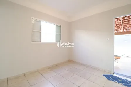 Casa com 3 Quartos para alugar, 140m² no Jardim Brasília, Uberlândia