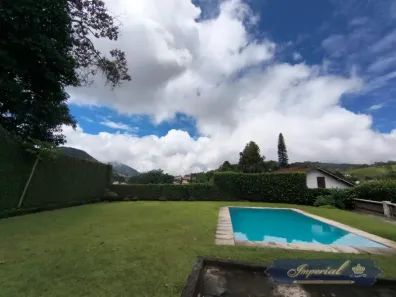Casa com 4 Quartos à venda, 550m² no Valparaíso, Petrópolis