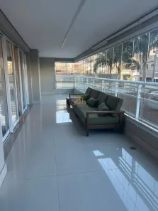 Apartamento com 3 Quartos para alugar, 240m² no Vila Gomes Cardim, São Paulo