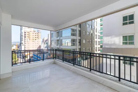 Apartamento com 4 Quartos à venda, 196m² no Meia Praia, Itapema