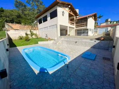 Casa com 3 Quartos para alugar, 500m² no Centro, Florianópolis