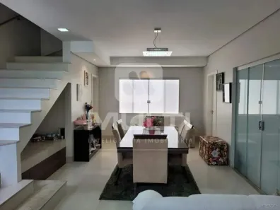 Casa com 3 Quartos à venda, 275m² no Santa Rosa, Uberlândia