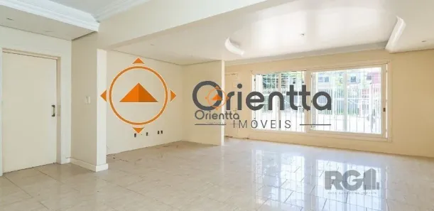Casa com 3 Quartos para alugar, 240m² no Passo da Areia, Porto Alegre