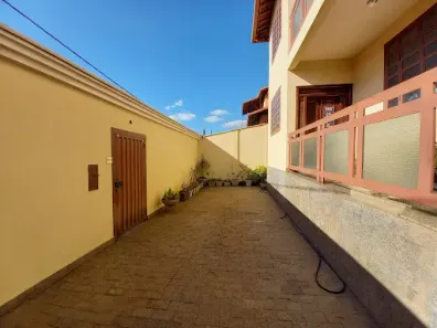 Casa com 4 Quartos à venda, 450m² no Guarujá, Betim