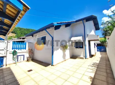Sobrado com 2 Quartos à venda, 121m² no Cidade Jardim, Caraguatatuba