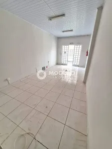 Ponto Comercial para alugar, 24m² no Nossa Senhora Aparecida, Uberlândia