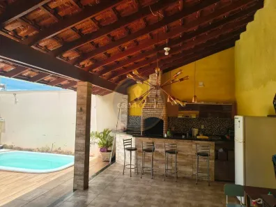Casa com 3 Quartos à venda, 200m² no Jardim Santa Clara, Uberaba