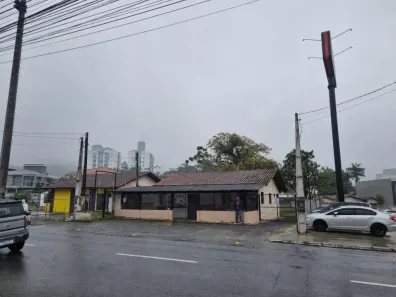 Imóvel Comercial para alugar, 130m² no Iririú, Joinville