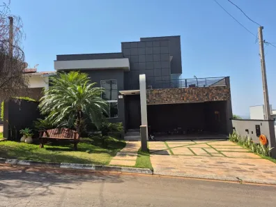 Sobrado com 3 Quartos à venda, 218m² no Vila Monte Verde, Tatuí