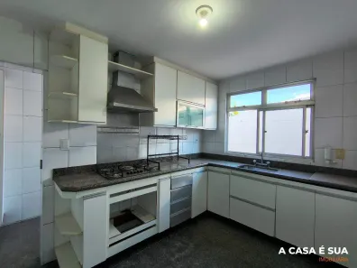 Casa com 3 Quartos para alugar, 130m² no Santa Edwiges, Contagem