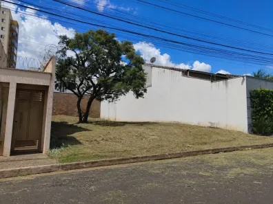 Lote/Terreno à venda, 250m² no Bosque dos Buritis, Uberlândia