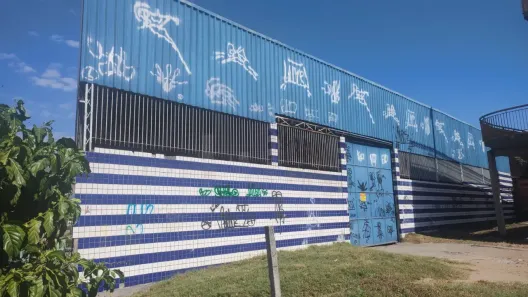 Galpão/Depósito/Armazém para alugar, 415m² no Comendador Soares, Nova Iguaçu