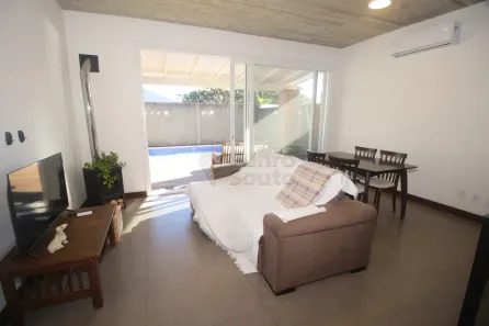 Casa de Condomínio com 3 Quartos à venda, 281m² no Laranjal, Pelotas