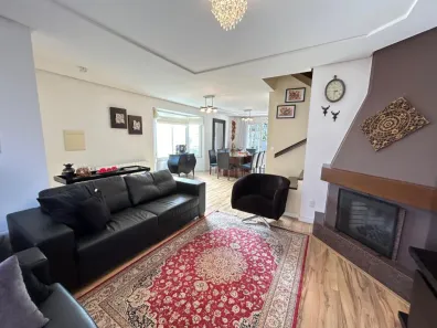 Sobrado com 4 Quartos à venda, 107m² no Bairro Lago Negro, Gramado