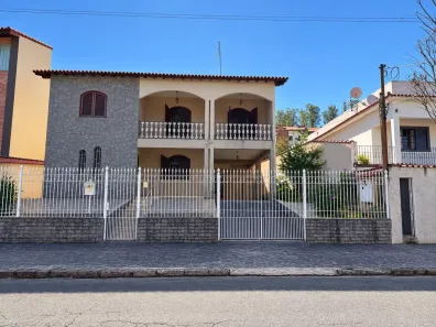 Casa com 5 Quartos para alugar, 262m² no Jardim Belvedere, Volta Redonda