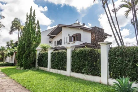 Casa com 3 Quartos à venda, 323m² no Três Figueiras, Porto Alegre