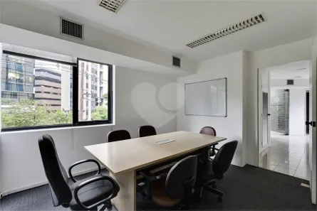 Sala Comercial para alugar, 140m² no Cidade Monções, São Paulo
