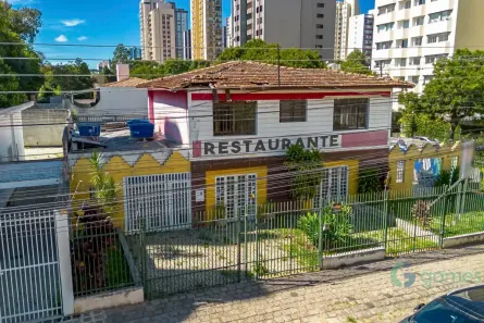 Lote/Terreno à venda, 550m² no Cristo Rei, Curitiba